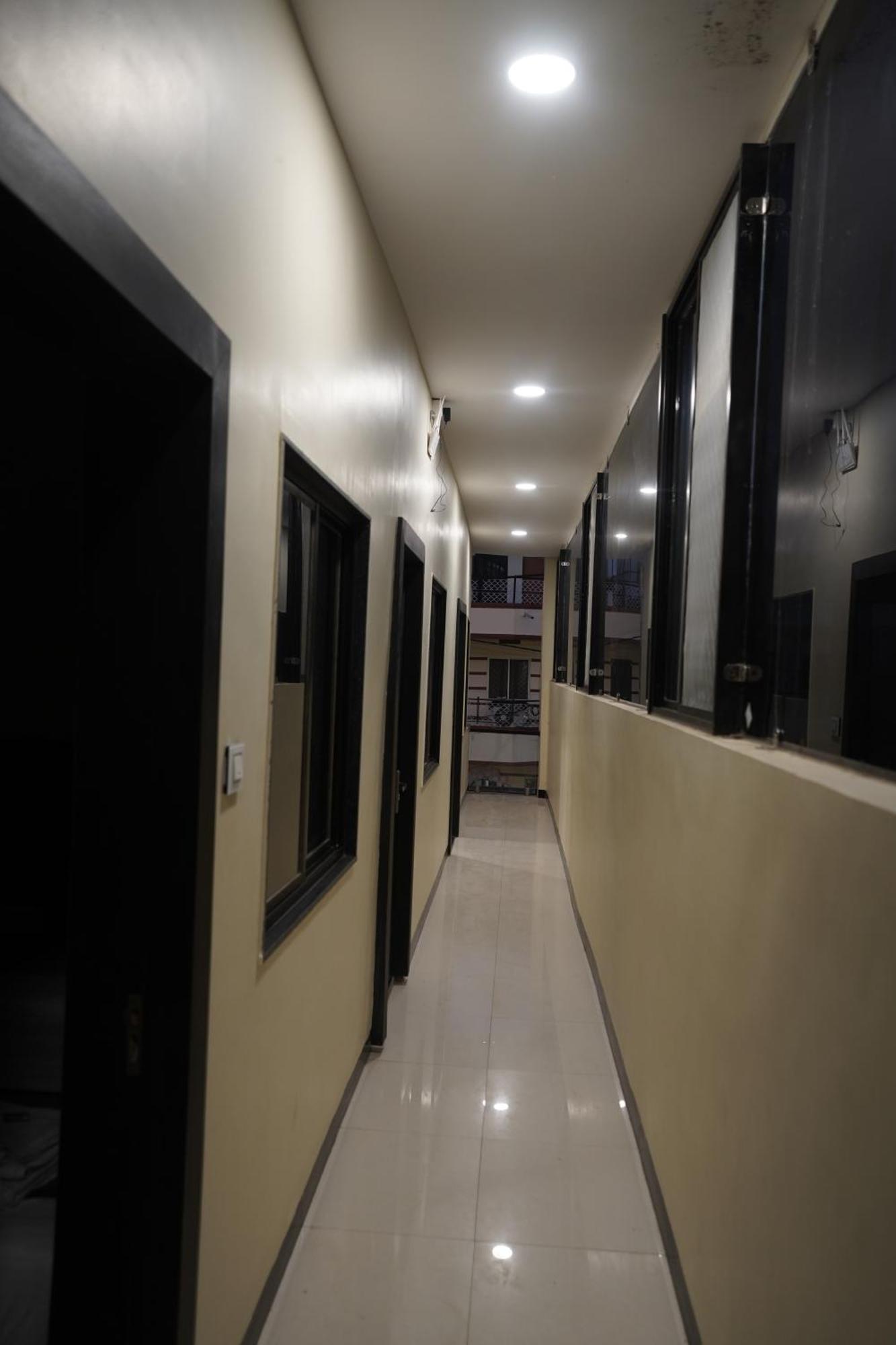 Hotel Dev Kripa Ujjain Eksteriør billede